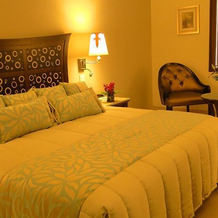 Sai Palace Hotel Мумбай Екстериор снимка