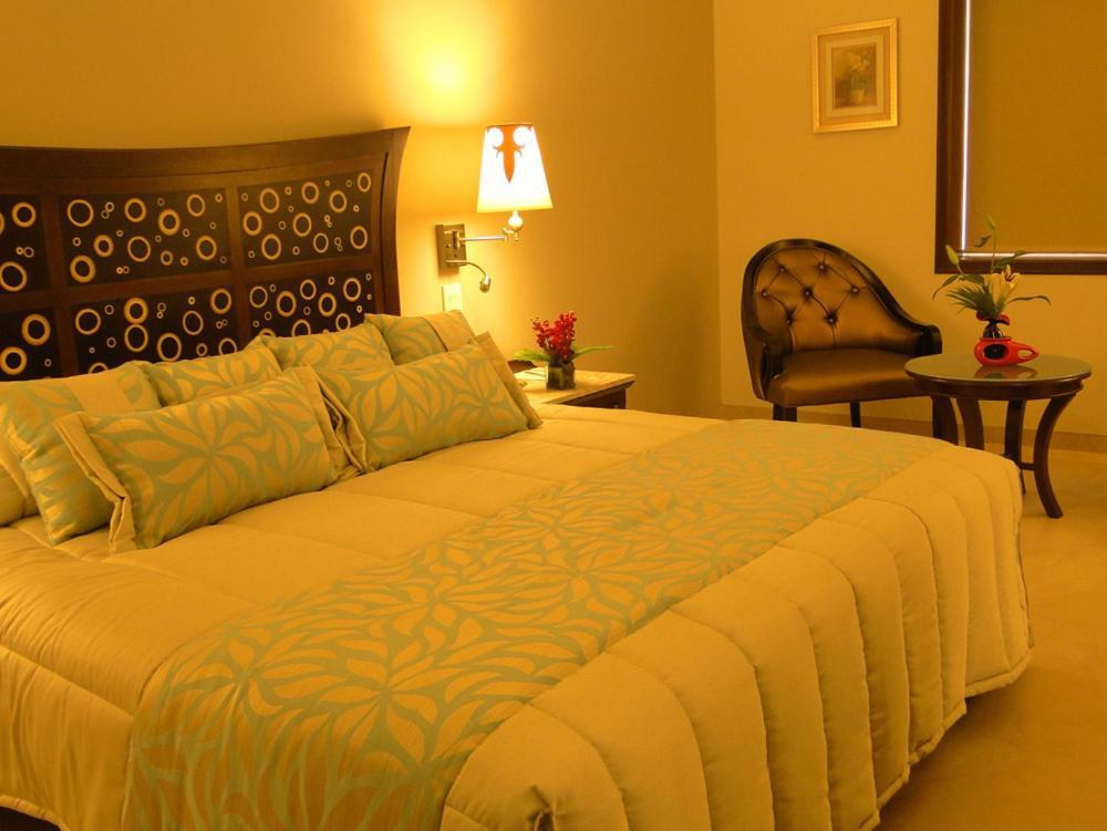 Sai Palace Hotel Мумбай Екстериор снимка